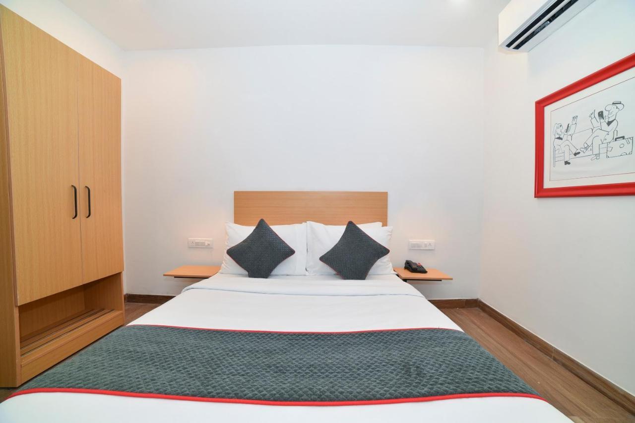 Vaccinated Staff- Oyo Townhouse 384 Nk Hotels Dispur Kültér fotó